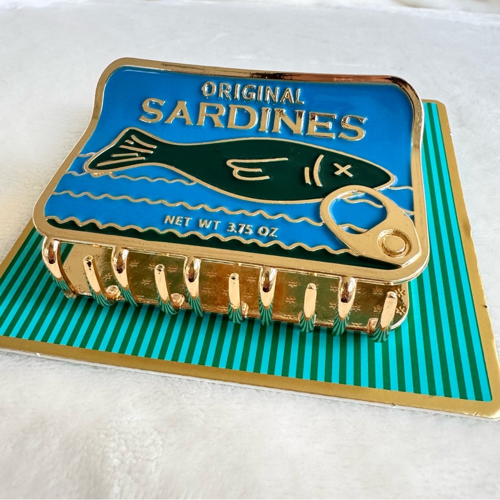 Piper K Blue & Gold Can of Sardines Hair Claw Clip - Picture 2 of 7